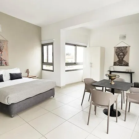 Phaedrus Living Ledras Residences 201 Apartment *